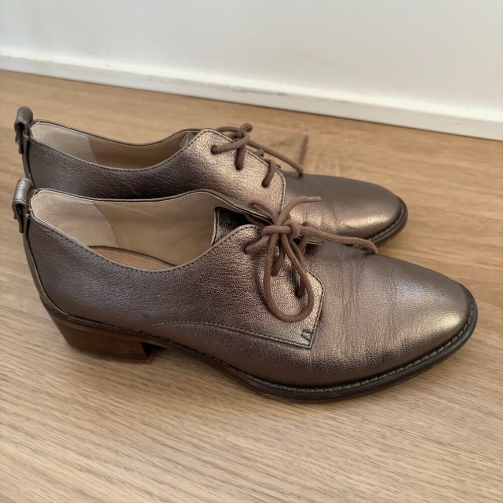 ** Louise et Cie Dark Gold Bronze Metallic Lace Up Oxford Shoes 6
